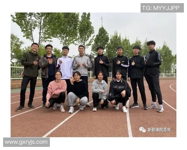 杭州足球队耐力探秘:从训练到比赛的坚持与拼搏之路 杭州足球队耐力探秘:从训练到比赛的坚持与拼搏之路