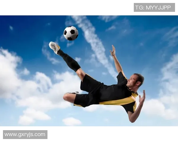 足球明星闪耀登场激情四溢球场瞬间引爆全场观众热情